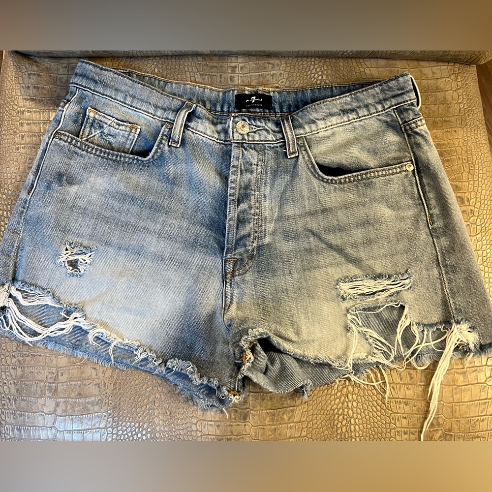 7 for all mankind Monroe Cutoff Short